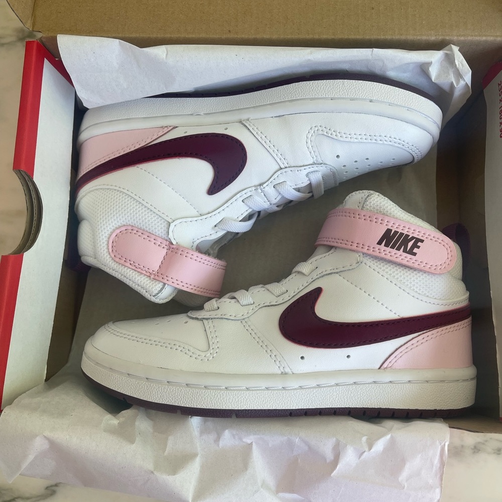 Nike kids court borough mid 2 sz11.5 NWT pink/white